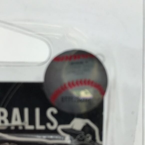 3 Pack of Boston Red Sox Golf Balls Sealed - Picture 3 of 3
